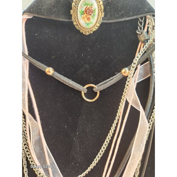 Layered Multistrand Necklace Set With Heart & Floral Pendant Choker to 18" Lengt - Picture 7 of 14